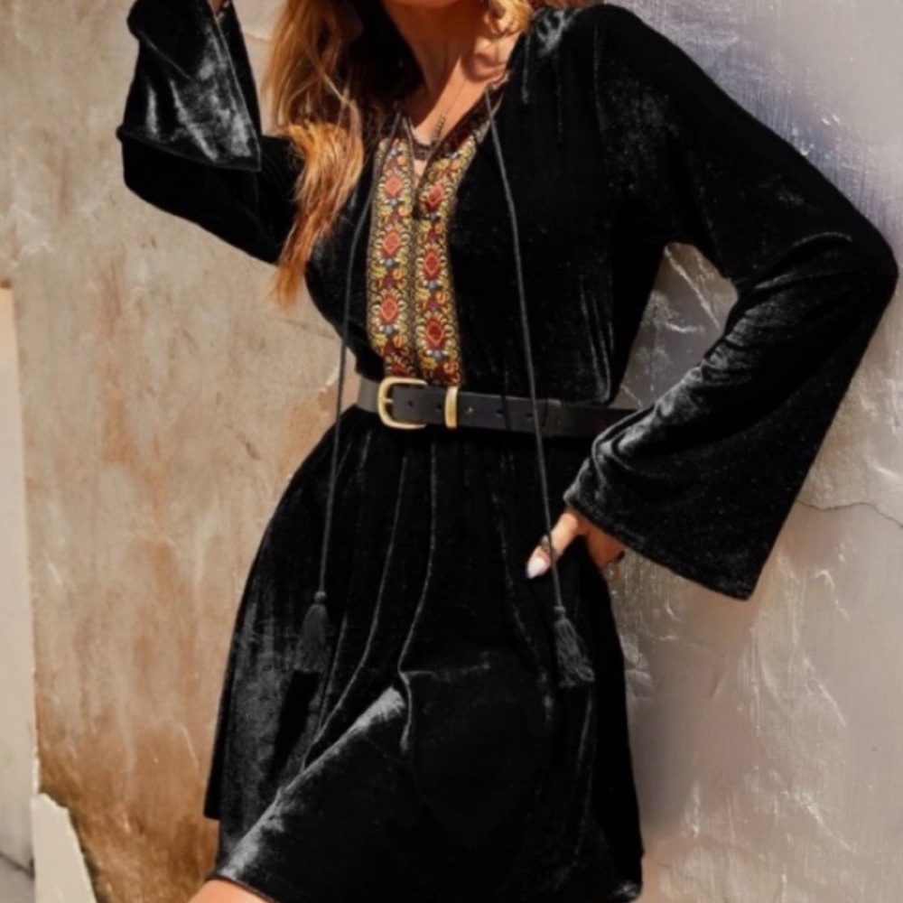 Bohemian burgundy velvet floral embroidered mini dress - Picture 4 of 14